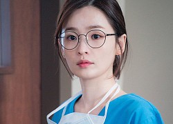 Nhìn giản dị nhưng giáo sư Song Hwa (Hospital Playlist 2) đã chi hẳn 80 triệu để mua 5 chiếc đồng hồ na ná nhau