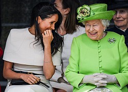 Phản ứng của Nữ hoàng Anh khi nhà Meghan Markle muốn về hoàng gia làm lễ rửa tội cho con gái