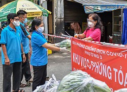 Rau sạch, cá tươi đến tay công nhân khu phong tỏa