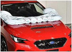 Xe Subaru trang bị túi khí gắn ngoài bảo vệ người đi bộ