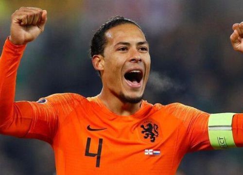 Van Dijk và đồng đội phản đối Van Gaal dẫn dắt tuyển Hà Lan