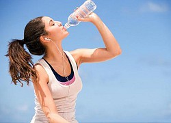 7 thói quen âm thầm gây khô da, điều thứ nhất gây kinh ngạc