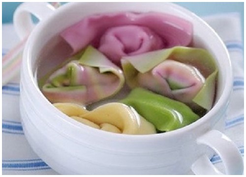 Cách làm món sủi cảo cầu vồng lạ mắt