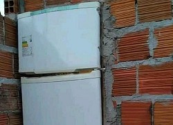 Gia chủ 'chịu chơi' dùng tủ lạnh làm cửa, nhưng khi mở ra dân tình mới ngã ngửa sự thật bên trong