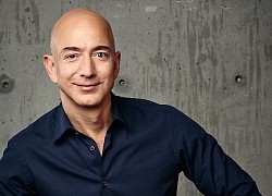 Người giàu nhất thế giới Jeff Bezos bay lên vũ trụ - Hàng loạt kỷ lục cũ bị phá: Giàu nhất - Già nhất - Trẻ nhất