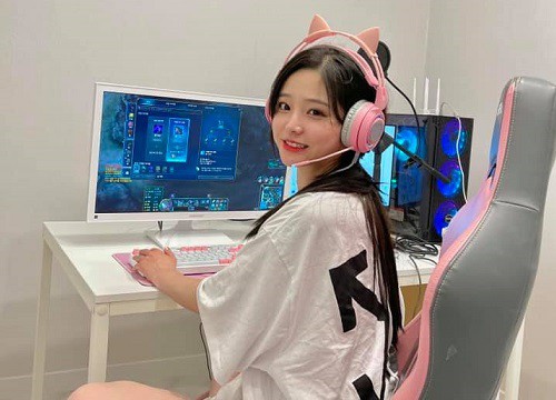 Ra ngoài hát karaoke 1 mình giữa đêm, nữ streamer xinh đẹp hoảng sợ khi bị trai lạ vào phòng, đề nghị "song ca" khiếm nhã