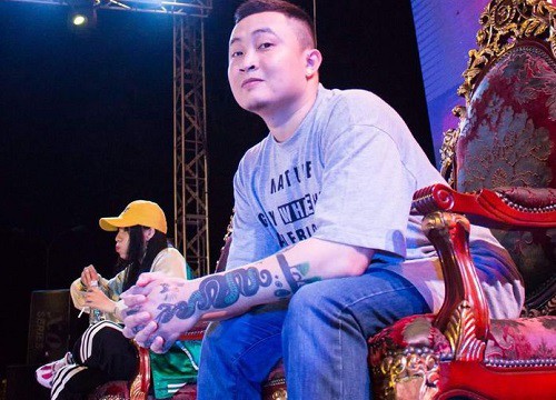 Sài Gòn mùa dịch khó khăn, chàng Hip Hop dancer nấu cơm tặng người khuyết tật vì tình yêu với người mẹ khiếm thị
