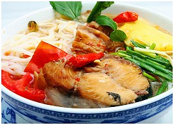 Trưa nay ăn gì: khởi đầu tuần mới với bún cá thu Đà Nẵng