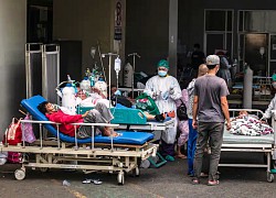 Vật lộn trong sóng Covid-19 "tồi tệ nhất", Indonesia bên bờ vực thảm họa