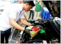 Xe ô tô cần được thay dầu khi nào?