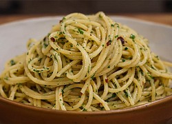 2 cách làm mì Ý sốt dầu tỏi - Spaghetti Aglio e Olio đơn giản siêu hấp dẫn