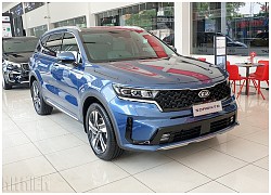 KIA Sorento giảm giá 100 triệu đồng, tăng lực cạnh tranh Hyundai Santa Fe