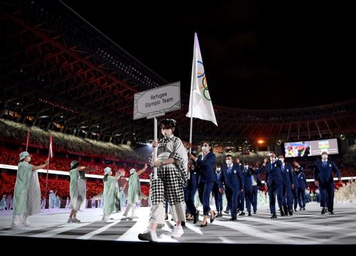 Các đoàn thể thao diễu hành 'giãn cách' tại Lễ khai mạc Thế vận hội Tokyo 2020