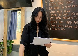 Cô giáo Vật lý hot nhất MXH hiện nay, ngoại hình xinh như idol, khiến học trò phải xông vào livestream học mỗi đêm