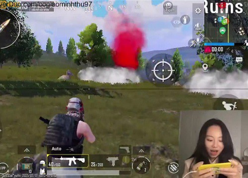 Không chỉ xinh đẹp, cô giáo vật lý đang gây sốt mạng xã hội còn lên sóng livestream bắn PUBG Mobile "cực cháy" cùng học trò!