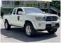 Bán tải hàng hiếm Toyota Tacoma tại Việt Nam với kiểu mở cửa lạ mắt