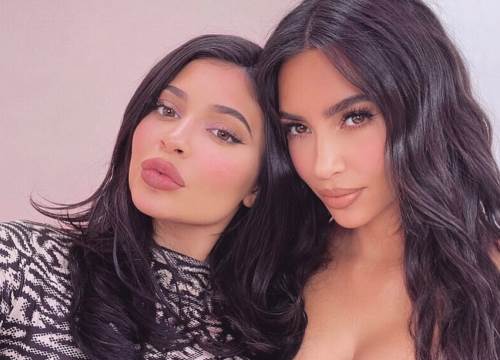 Phẫn nộ vụ 2 chị em tỷ phú Kim Kardashian và Kylie Jenner bị lấy tên xin trợ cấp thất nghiệp, 10 nhân viên bị đuổi việc vì sai phạm