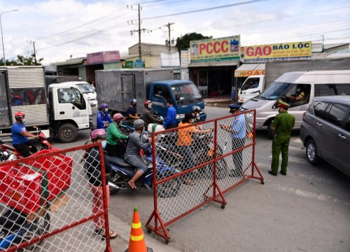 Phó thủ tướng: 'Tránh tình trạng khu giãn cách chỉ chăng dây'