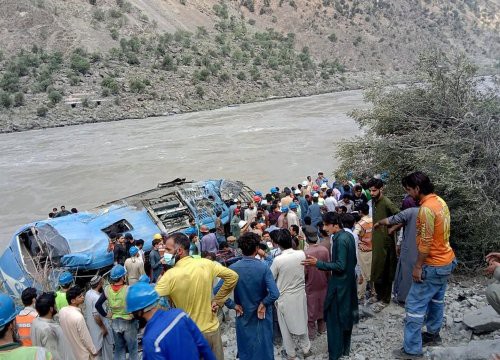 Quân Taliban tại Pakistan bị nghi tấn công xe bus làm 9 người Trung Quốc thiệt mạng