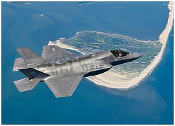 Chiến đấu cơ tàng hình F-35 B của Mỹ bị sét đánh khi đang bay