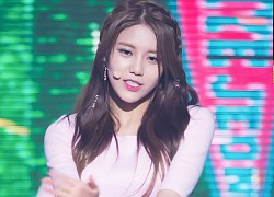 Nóng mặt &#8220;yêu râu xanh&#8221; Kbiz hiện hình: Yoona bị sờ mông, Irene méo mặt vì rapper thô tục, sốc nhất nam idol sàm sỡ vòng 1 đàn em