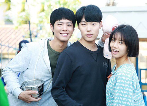 Park Bo Gum từng tiết lộ mình rung động vì "mặt chó Reply 1988", Hyeri chỉ là nữ phụ đam mỹ thôi?