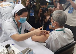 Phó Chủ tịch TP.HCM: Tiến độ tiêm vaccine COVID-19 chậm, mong bà con kiên nhẫn