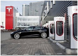 Tesla kiếm tỷ đô khi chia sẻ trạm sạc xe điện