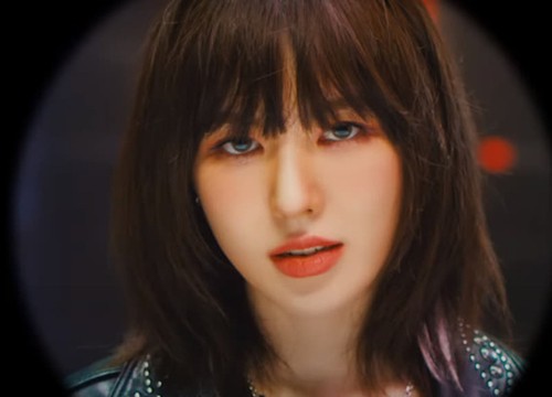 Wendy (Red Velvet) gây náo loạn với màn biến hoá từ tiểu thư thành rocker trong tích tắc, fan đồng loạt nhận "chồng"