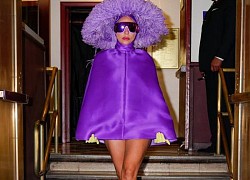 Lady Gaga 'lên đồ' khó hiểu khi xuống phố, bất ngờ nhất khi nhìn phía dưới