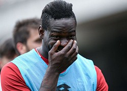 Balotelli được chào đón như người hùng ở CLB mới