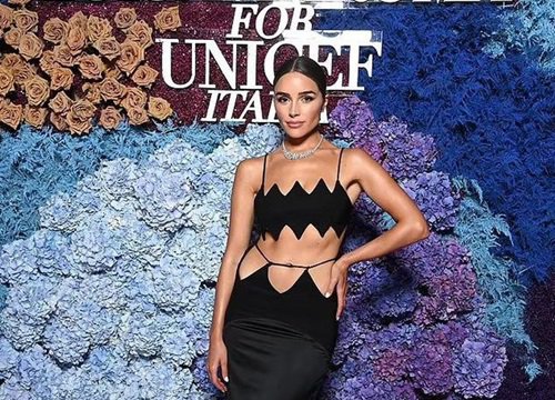 Hoa hậu Olivia Culpo diện váy cut-out trong đêm gala từ thiện