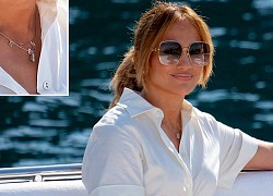 Jennifer Lopez đeo vòng cổ có tên Ben Affleck