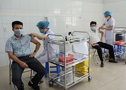 Làm gì khi ngứa họng, tê lưỡi sau tiêm vaccine Covid-19 ?