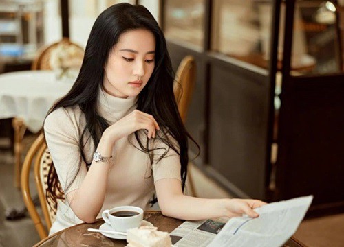 Lưu Diệc Phi khoe nhan sắc 'cực phẩm' trước tâm bão scandal của Ngô Diệc Phàm