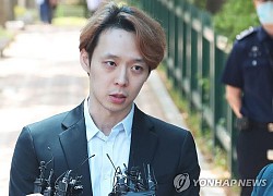 Park Yoochun bị quản lý cũ tố &#8220;chơi đồ&#8221; và cờ bạc