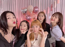 Red Velvet bảo toàn đội hình vượt qua số 7 "lời nguyền": Áp lực so sánh với TWICE, BLACKPINK cùng màn "đóng băng" tiếc nuối