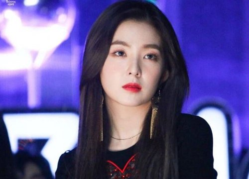 1 năm hậu scandal thái độ "khó ở", tính cách của Irene lại được stylist tiết lộ trước mặt các thành viên Red Velvet