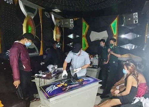 15 người chơi ma tuý trong quán karaoke