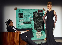 Beyoncé sốc khi đeo 'kim cương máu'