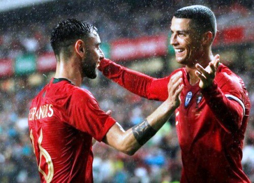 Bruno Fernandes tự nhận là người đại diện đưa Ronaldo trở lại MU