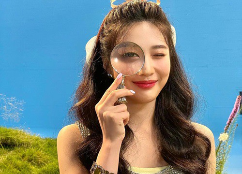 Chung Ha cùng lớp makeup như "mất sổ đỏ" khiến nàng bớt nổi khi đụng hàng Ngu Thư Hân lẫn mỹ nhân 8X