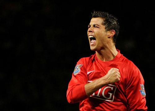 Cristiano Ronaldo tìm ký ức ở tuổi 36