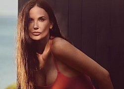 Demi Moore khoe dáng trong áo tắm 'rực lửa'