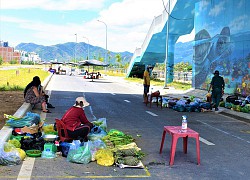 &#8216;Đưa chợ ra phố&#8217; ở Nha Trang: An toàn, người mua người bán đều thích