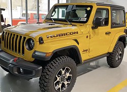 Hàng hiếm Jeep Wrangler 2021 bản 2 cửa đầu tiên về đại lý: Giá 3,526 tỷ đồng, nhiều chi tiết khác bản 4 cửa, cạnh tranh Land Rover Defender