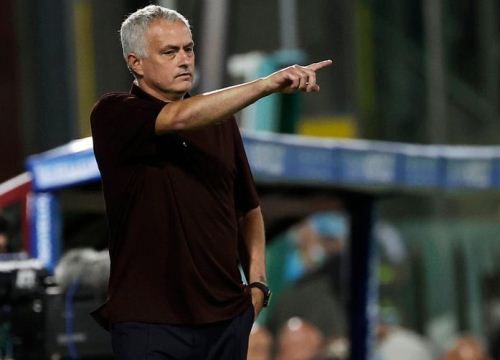 HLV Mourinho giúp Roma bay cao