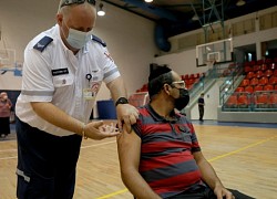 Israel tiêm mũi vaccine tăng cường cho tất cả người trên 12 tuổi