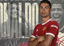 Không thể chờ công bố chính thức, fan MU mang sẵn Ronaldo tới sân