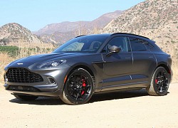 Lãnh đạo Aston Martin nhá hàng các phiên bản DBX mới cùng thời gian ra mắt, đáng chú ý là phiên bản hiệu suất cao đối đầu Bentley Bentayga Speed